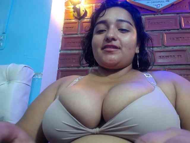 esmeralda-bigass webcam