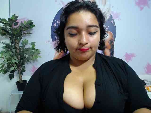 esmeralda-bigass webcam