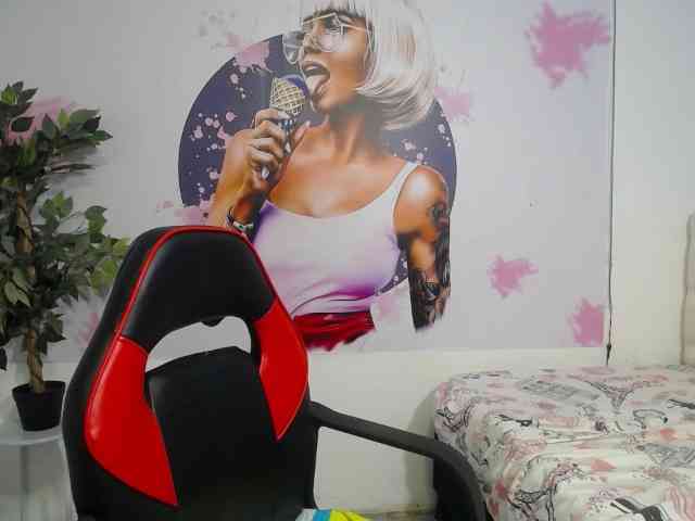 esmeralda-bigass webcam