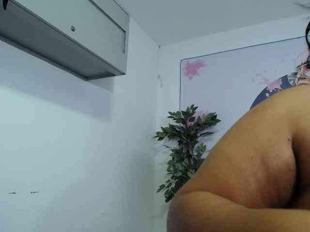 esmeralda-bigass webcam