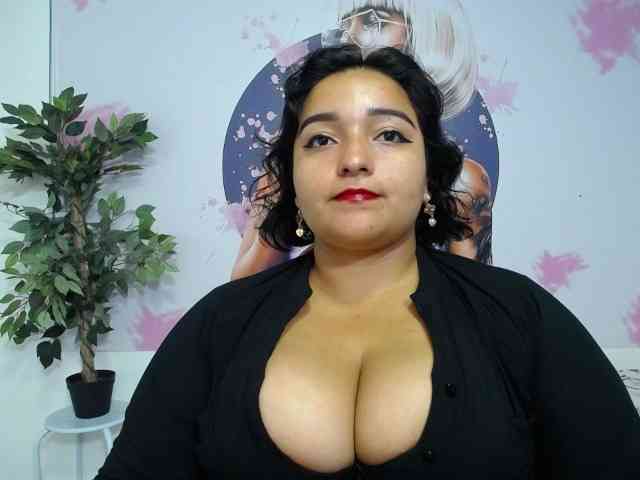 esmeralda-bigass webcam
