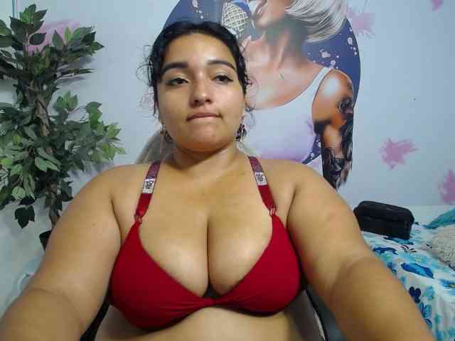 esmeralda-bigass webcam