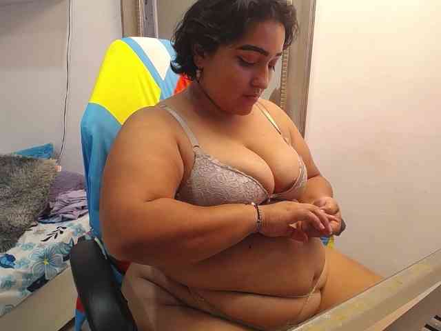 esmeralda-bigass