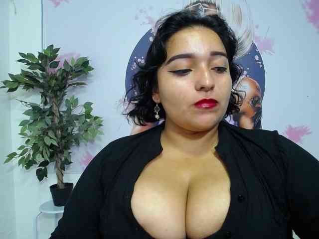 esmeralda-bigass