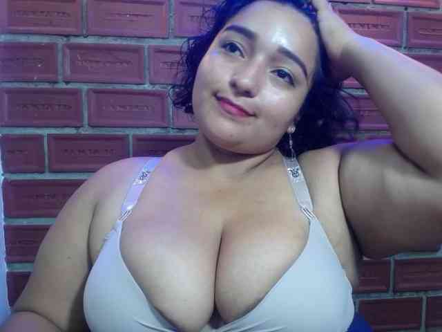 esmeralda-bigass webcam