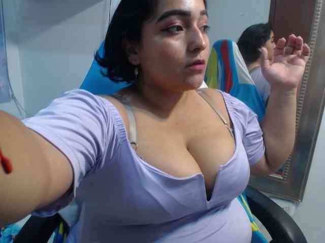 esmeralda-bigass webcam