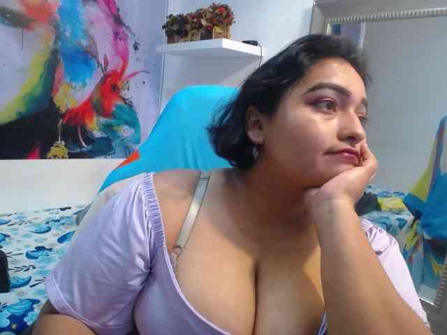 esmeralda-bigass webcam