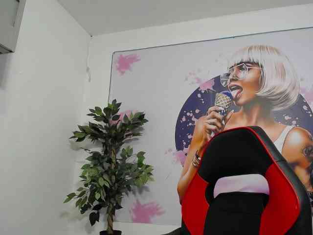 esmeralda-bigass webcam