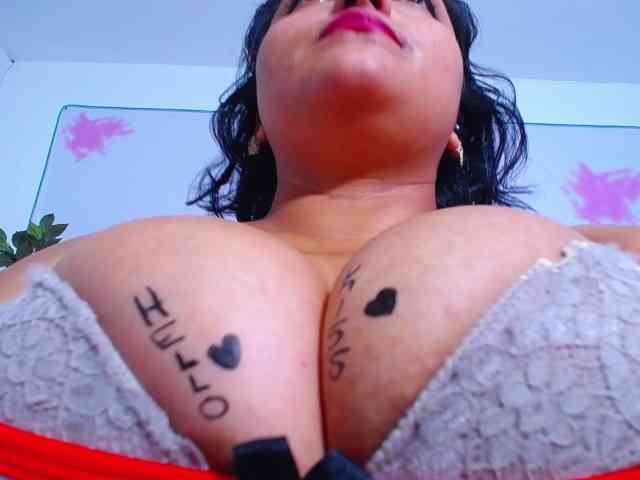 esmeralda-bigass