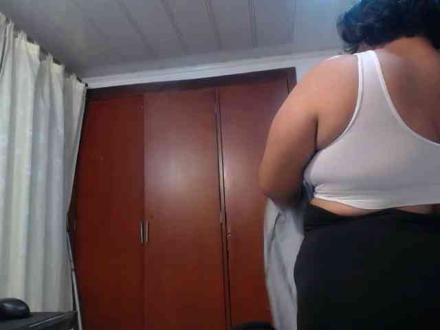 esmeralda-bigass webcam