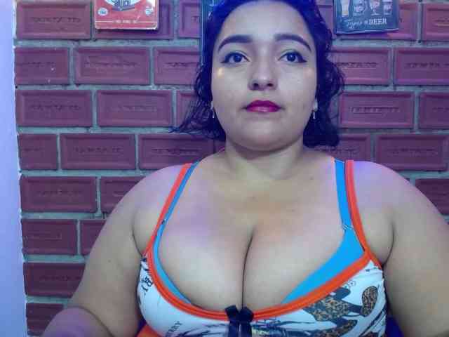 esmeralda-bigass webcam
