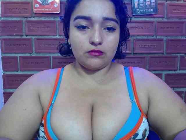 esmeralda-bigass webcam