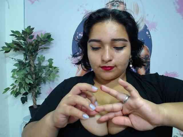 Modella: esmeralda-bigass