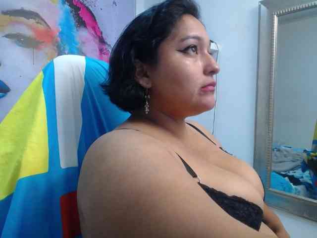 esmeralda-bigass webcam
