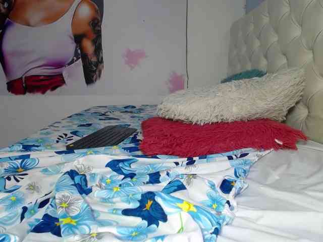 esmeralda-bigass webcam