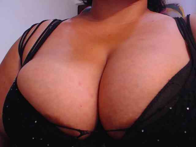 esmeralda-bigass