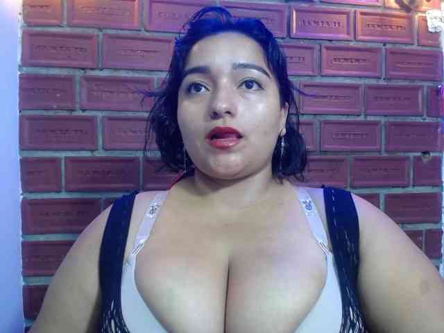 esmeralda-bigass webcam