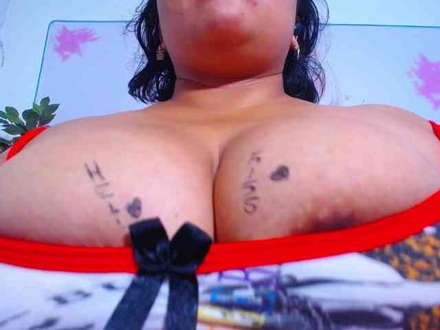 esmeralda-bigass