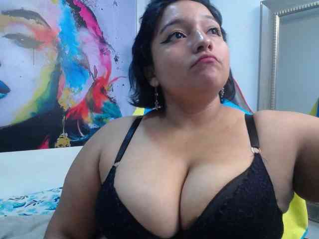 esmeralda-bigass webcam