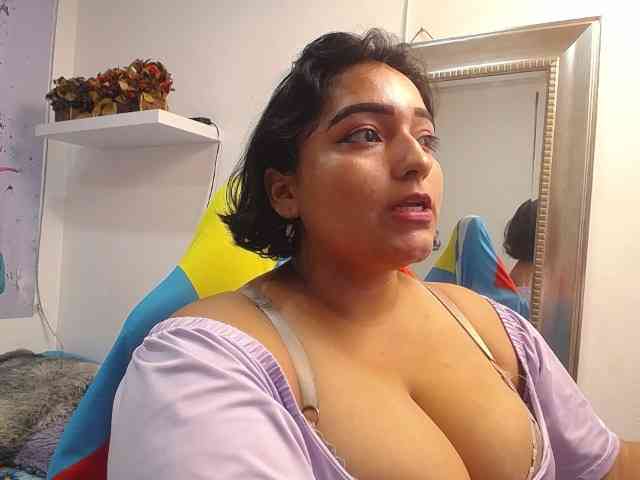 esmeralda-bigass webcam