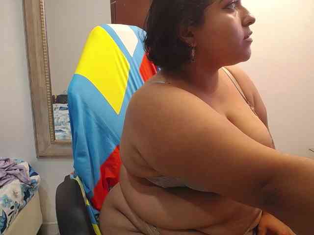 esmeralda-bigass webcam