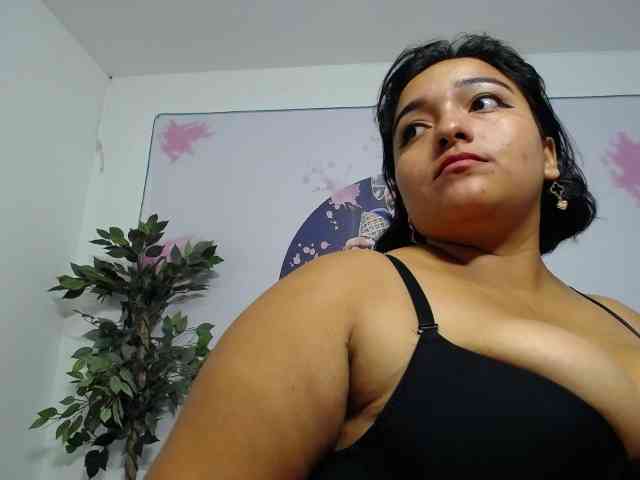 esmeralda-bigass webcam