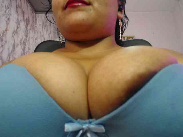 esmeralda-bigass