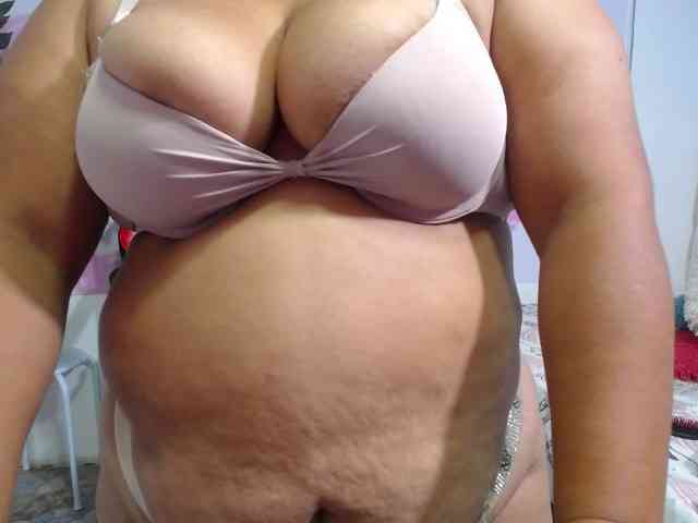 esmeralda-bigass webcam