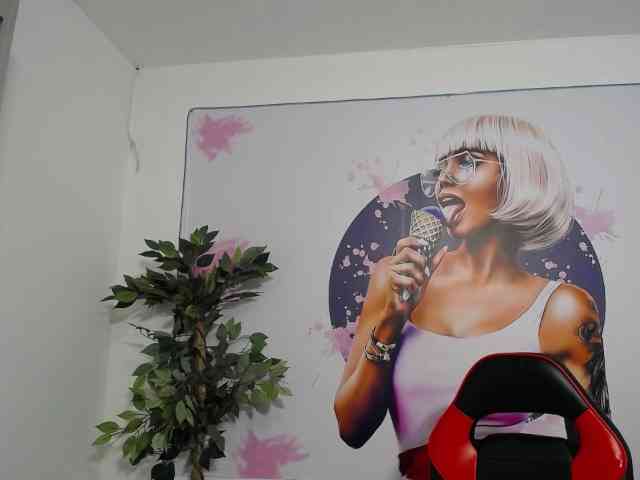 esmeralda-bigass webcam