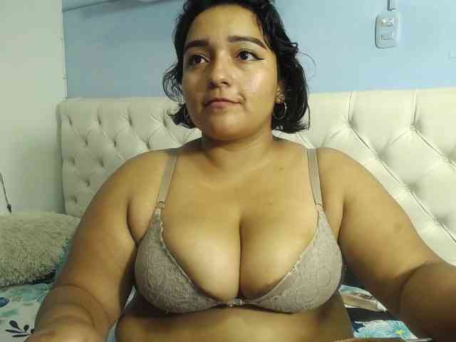 esmeralda-bigass webcam