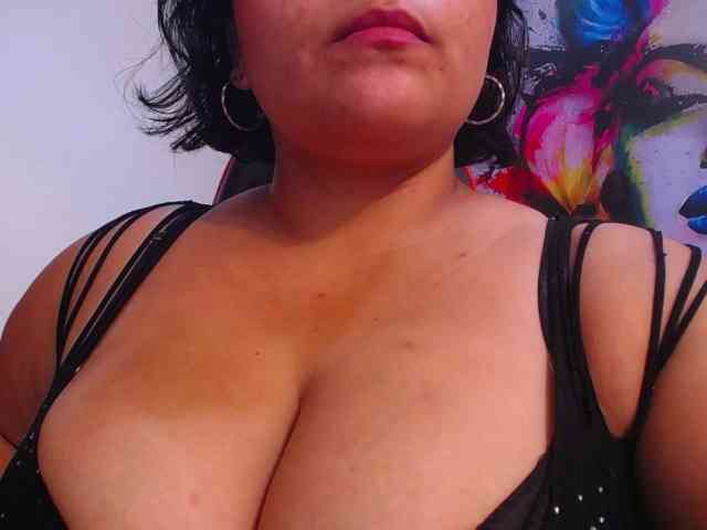 esmeralda-bigass webcam