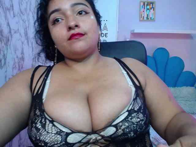 esmeralda-bigass