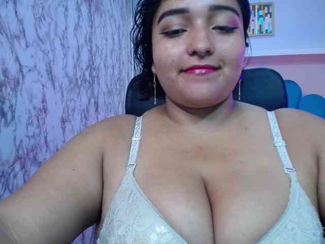 esmeralda-bigass