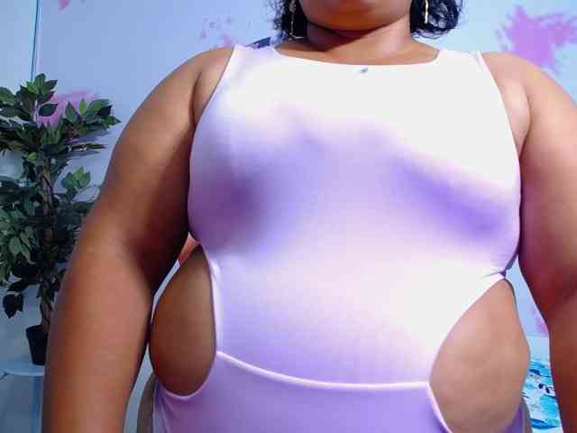 esmeralda-bigass