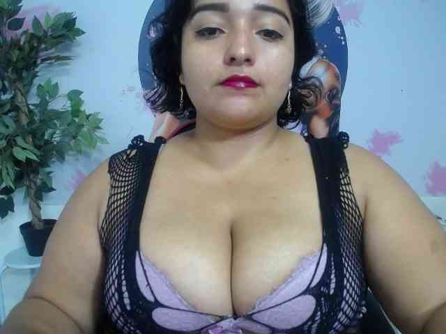 esmeralda-bigass webcam