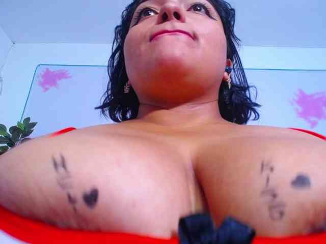 esmeralda-bigass webcam