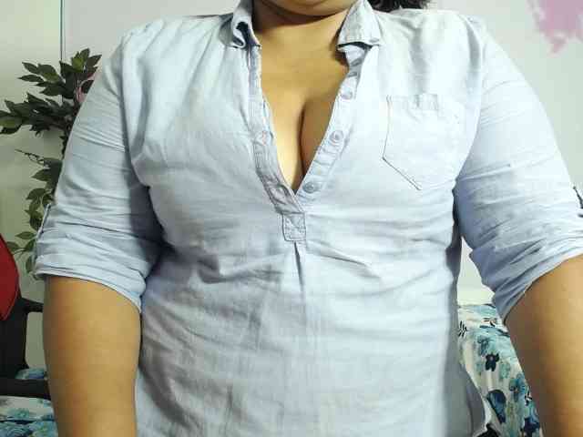 esmeralda-bigass webcam