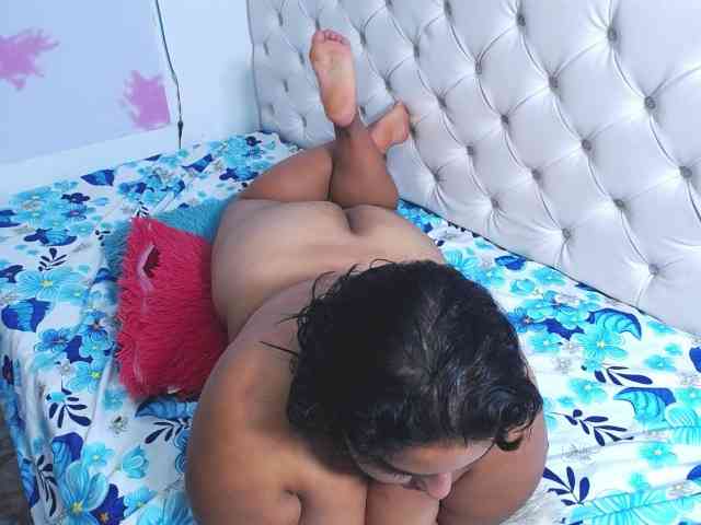 esmeralda-bigass webcam