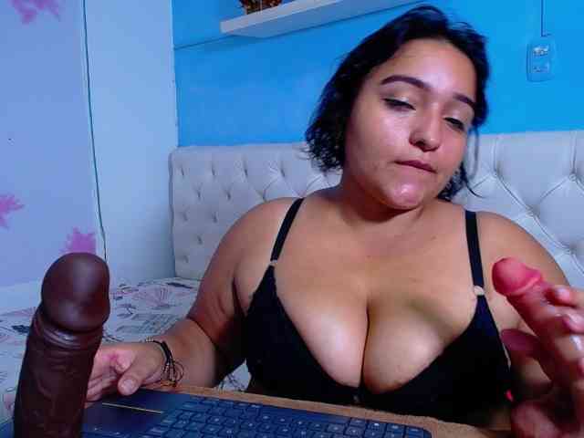 esmeralda-bigass webcam