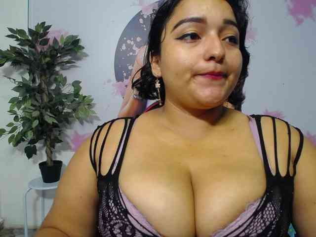 esmeralda-bigass webcam