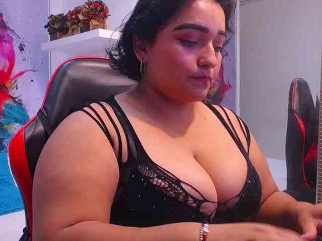 esmeralda-bigass