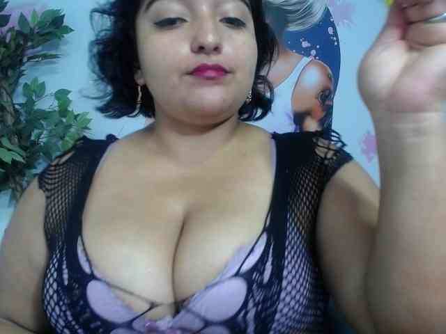 esmeralda-bigass webcam