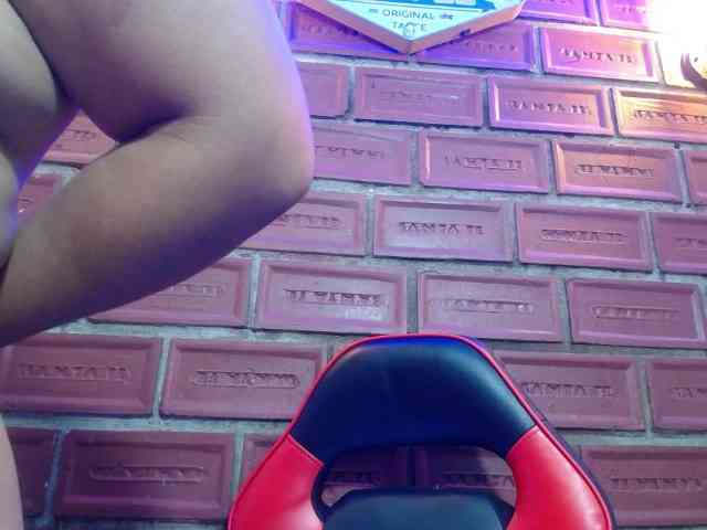 esmeralda-bigass webcam