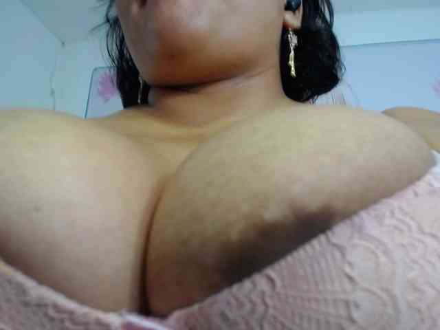 esmeralda-bigass webcam