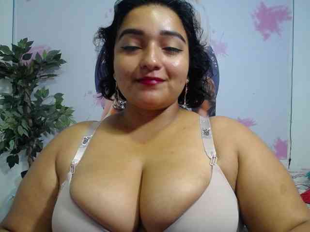 esmeralda-bigass webcam