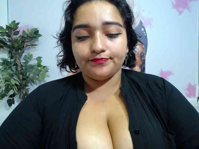 esmeralda-bigass webcam