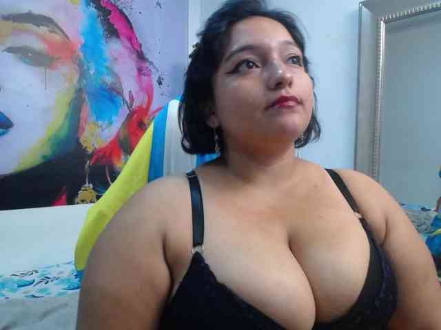esmeralda-bigass webcam