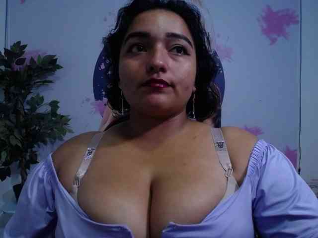 esmeralda-bigass