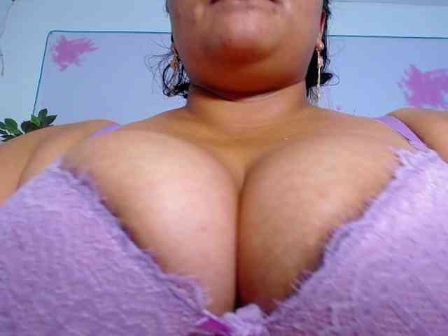 esmeralda-bigass