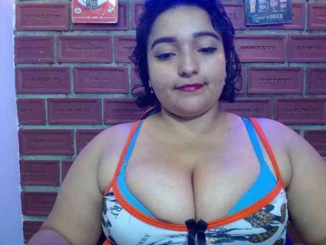 esmeralda-bigass webcam